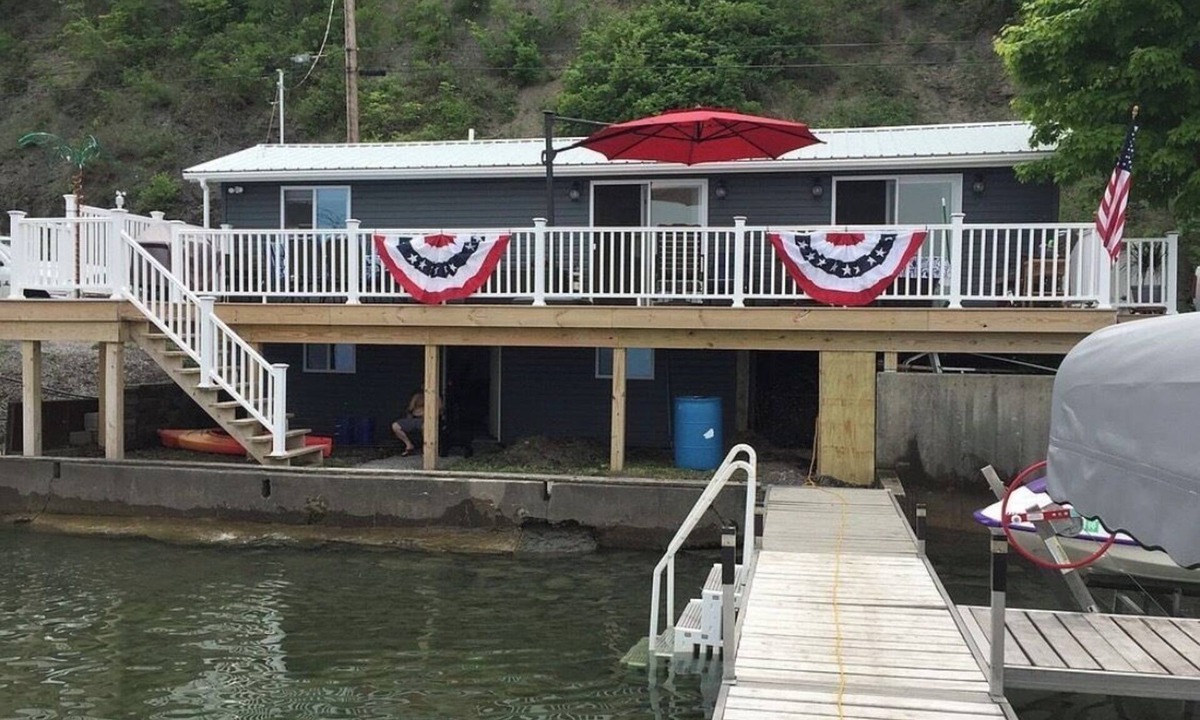 Town of Ledyard Cottage | 2 bedroom 1.5 bath - cottage in welcoming Aurora on Cayuga Lake!
