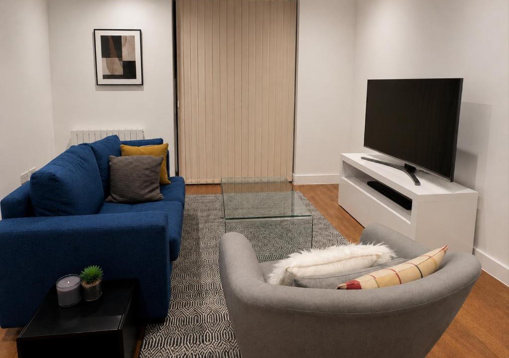 Woolwich Apartment | 2 bedroom 2 bath 1 ensuite in Roya Asenal beautiful views & parking