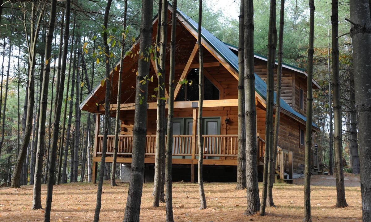 Blue Jay Cabin | 2 Bedroom 2 Bath Cabin (Beaver, WV)
