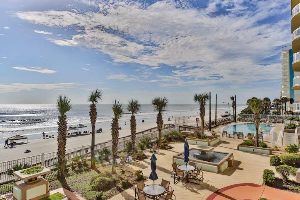 Daytona Beach Apartment | 2 Bedroom 2 Bath Luxury condo with Oversized Patio & Outdoor Grill.