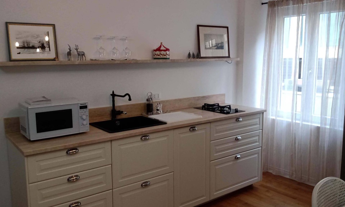 Barriera Vecchia-San Giacomo Apartment | 2-bedroom, 4-guest apartment in historic area of Trieste in 19th century style