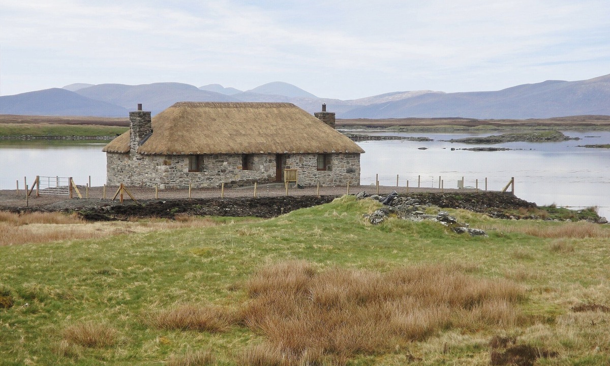 Lochmaddy Cottage | 2 bedroom accommodation in Minish near Lochmaddy, Isle of North Uist