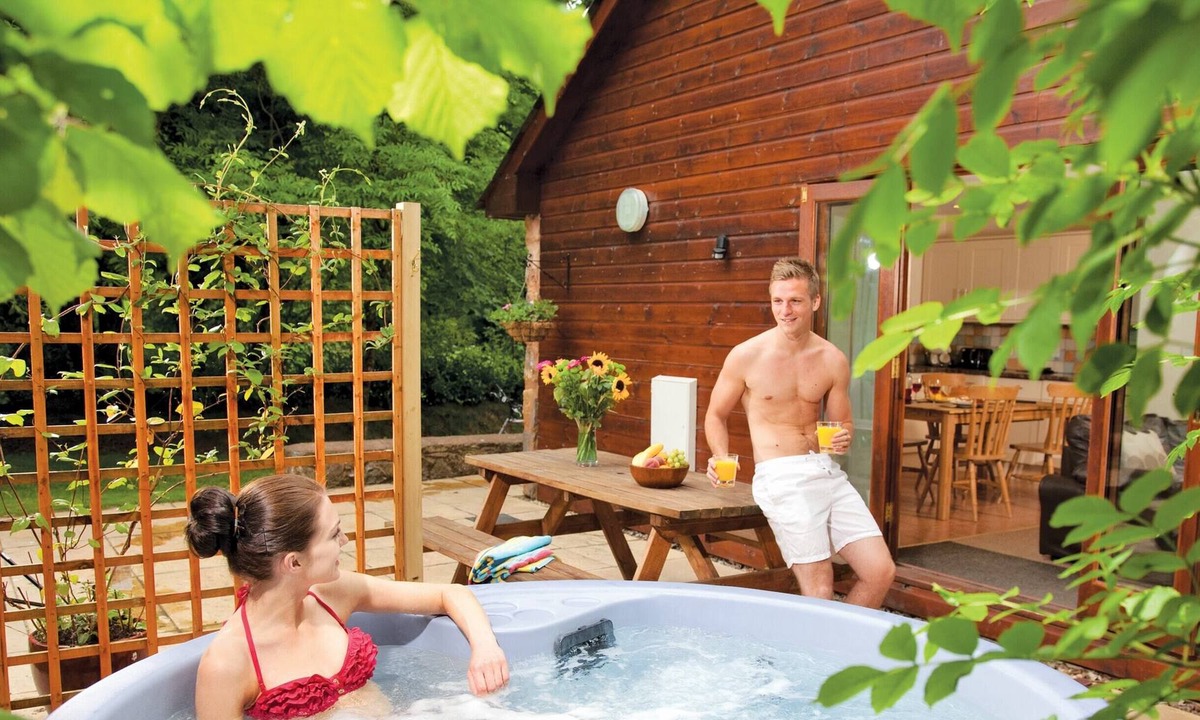 Saint Blazey Cabin | 2 bedroom accommodation in Holcombe Rogus