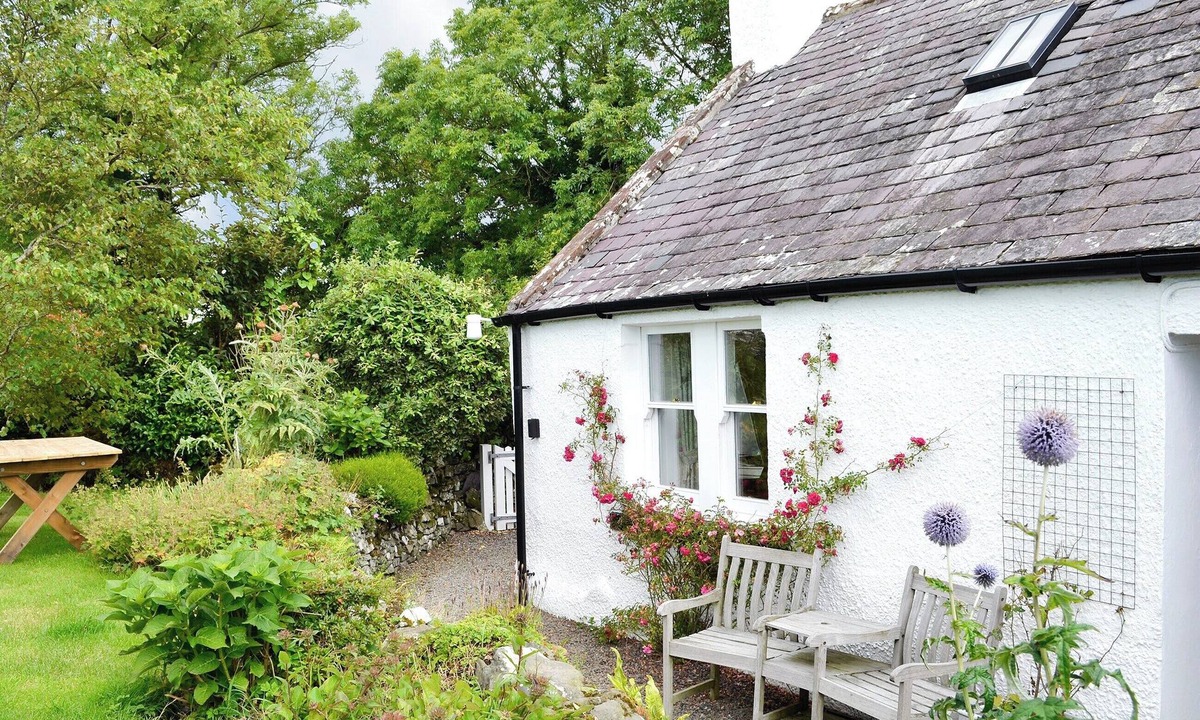 Kirkcudbright Cottage | 2 bedroom accommodation in Kirkandrews, near Kirkcudbright