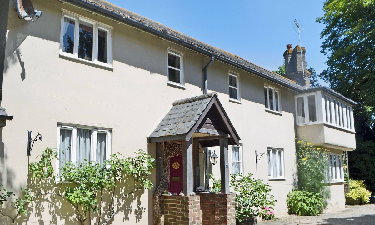 Littlehampton Cottage | 2 bedroom accommodation in Littlehampton, near Arundel