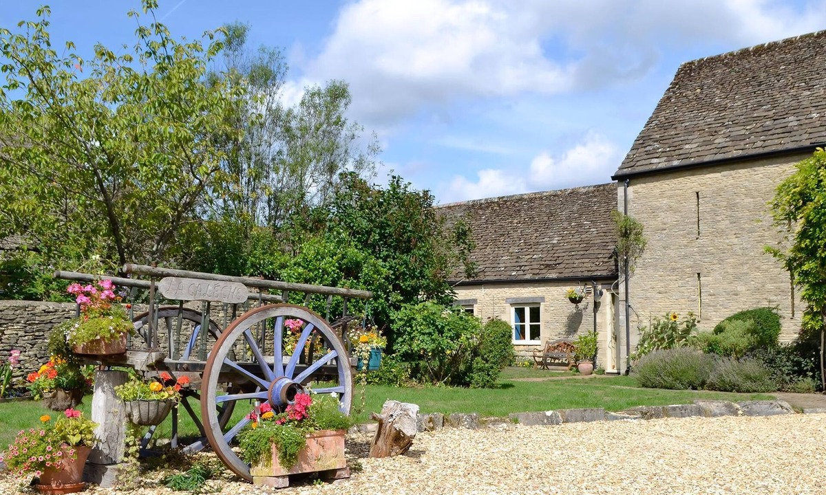 Cirencester Cottage | 2 bedroom accommodation in Tarlton, Cirencester