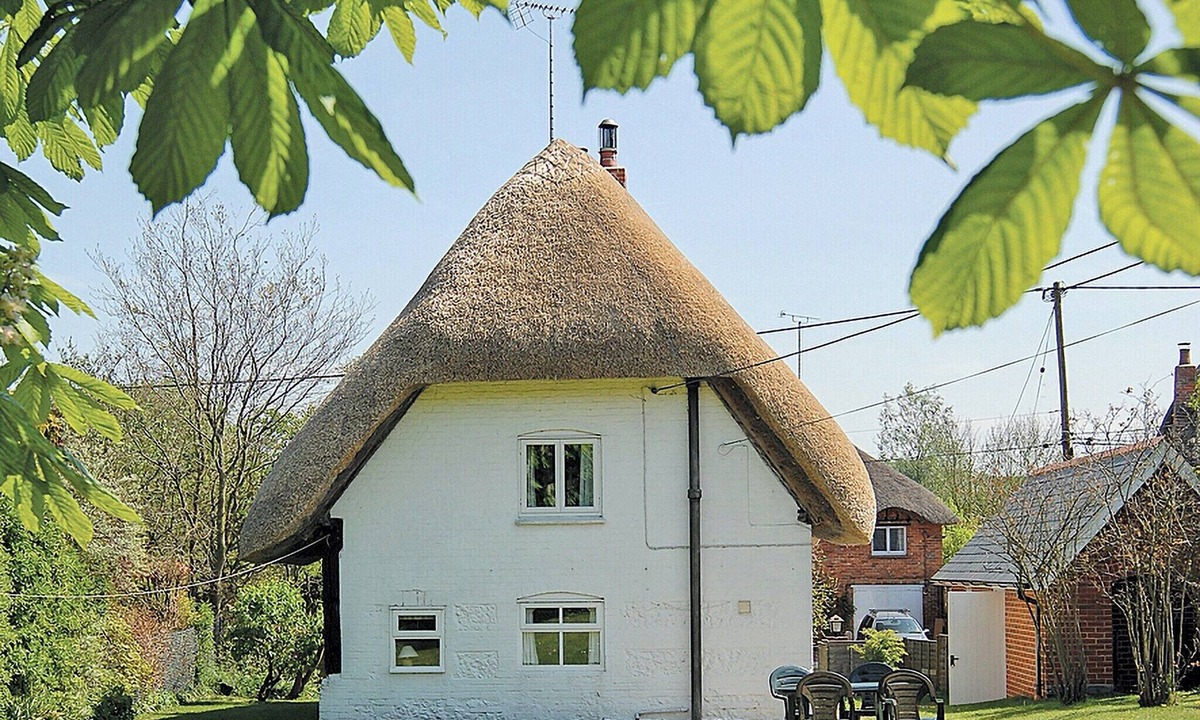 Collingbourne Kingston Cottage | 2 bedroom accommodation in Aughton, near Marlborough