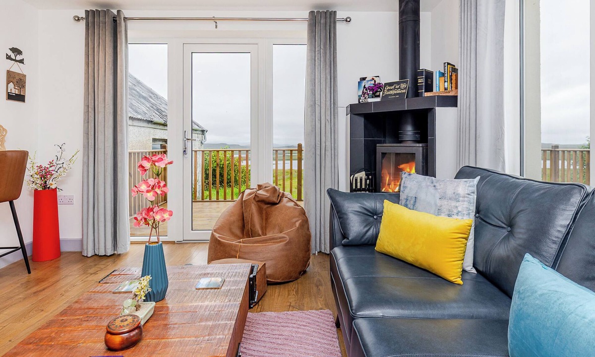 Isle of Lewis Cottage | 2 bedroom accommodation in Achmore
