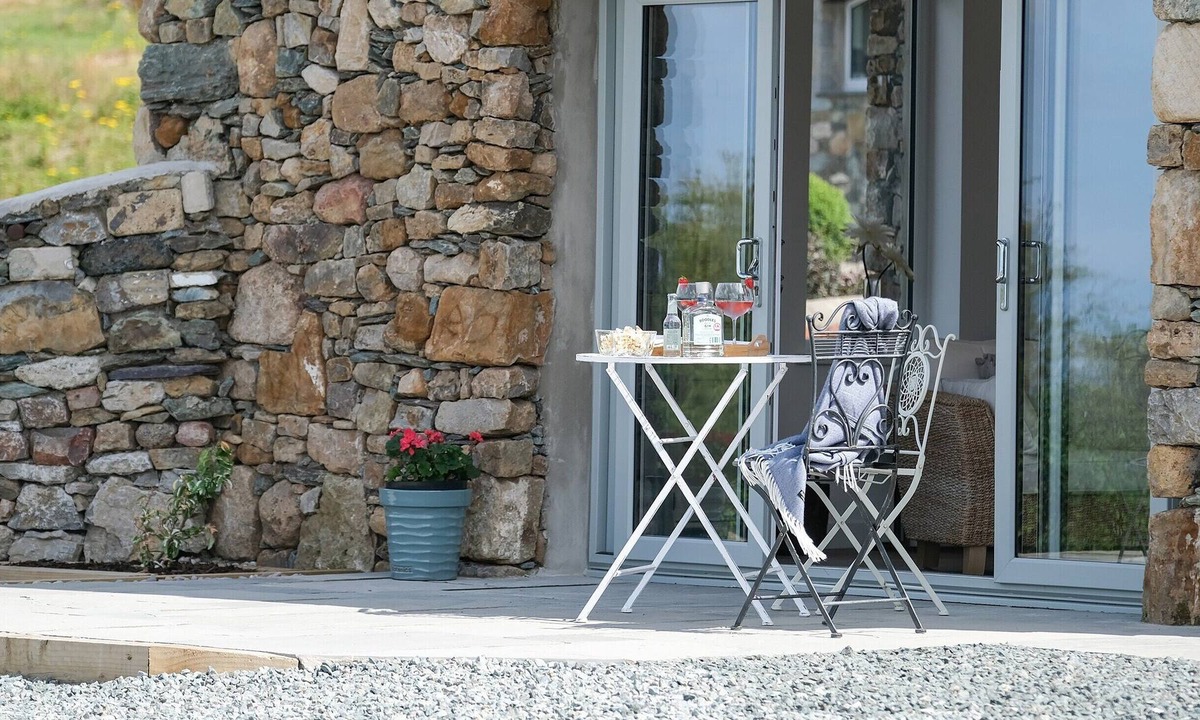 Amlwch Cottage | 2 bedroom accommodation in Llaneilian, near Amlwch