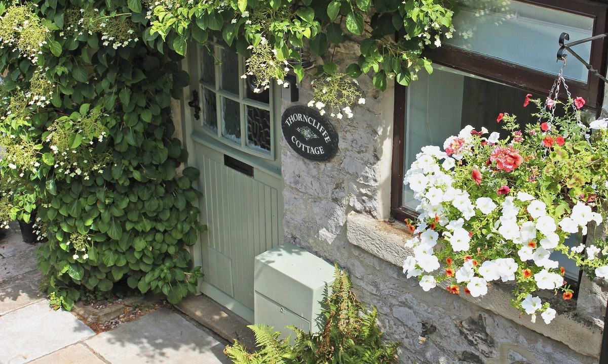Tideswell Cottage | 2 bedroom accommodation in Tideswell, near Bakewell