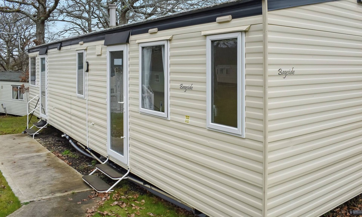Cowes Cottage | 2 bedroom accommodation in Thorness, near Cowes