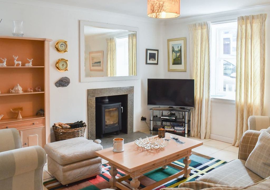 Cullen Cottage | 2 bedroom accommodation in Cullen