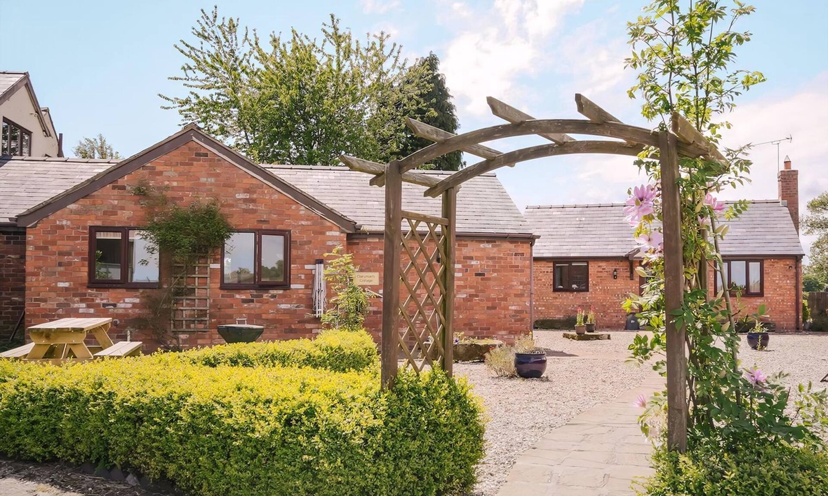 Malpas Cottage | 2 bedroom accommodation in Bickley, near Malpas