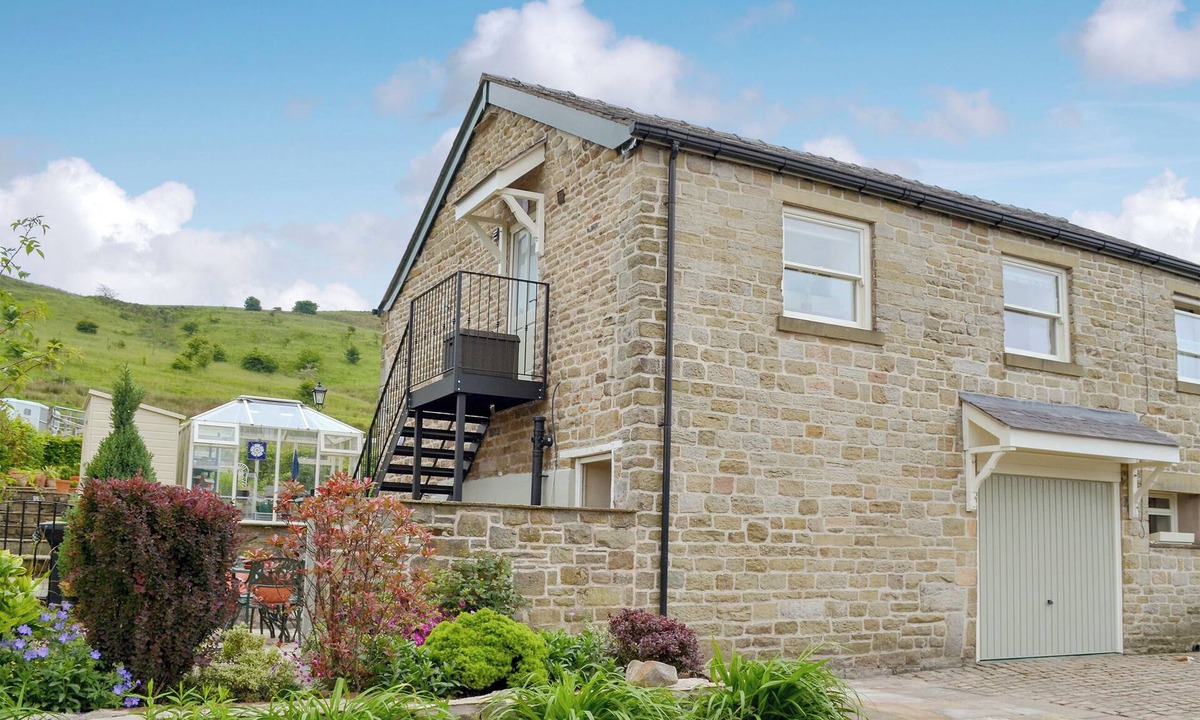 Dobcross Cottage | 2 bedroom accommodation in Mossley