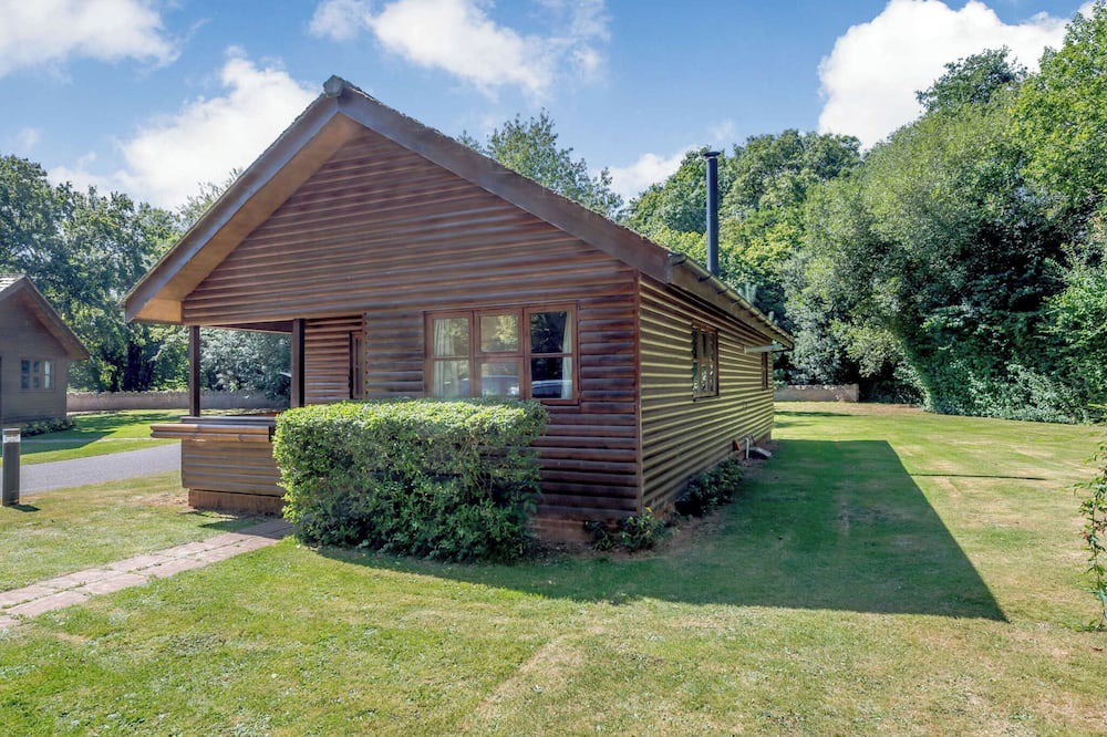 Kilcot Ski Chalet | 2 bedroom accommodation in Kilcot, Newent