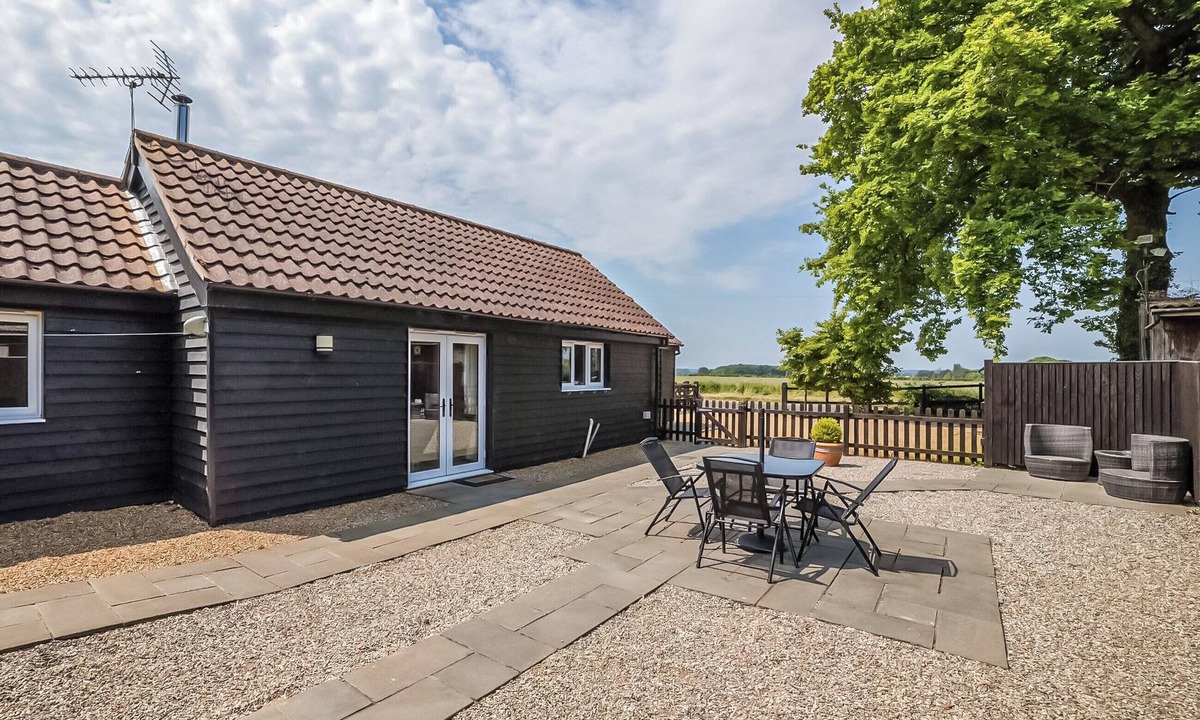 Skeyton Cottage | 2 bedroom accommodation in Skeyton, near Norwich