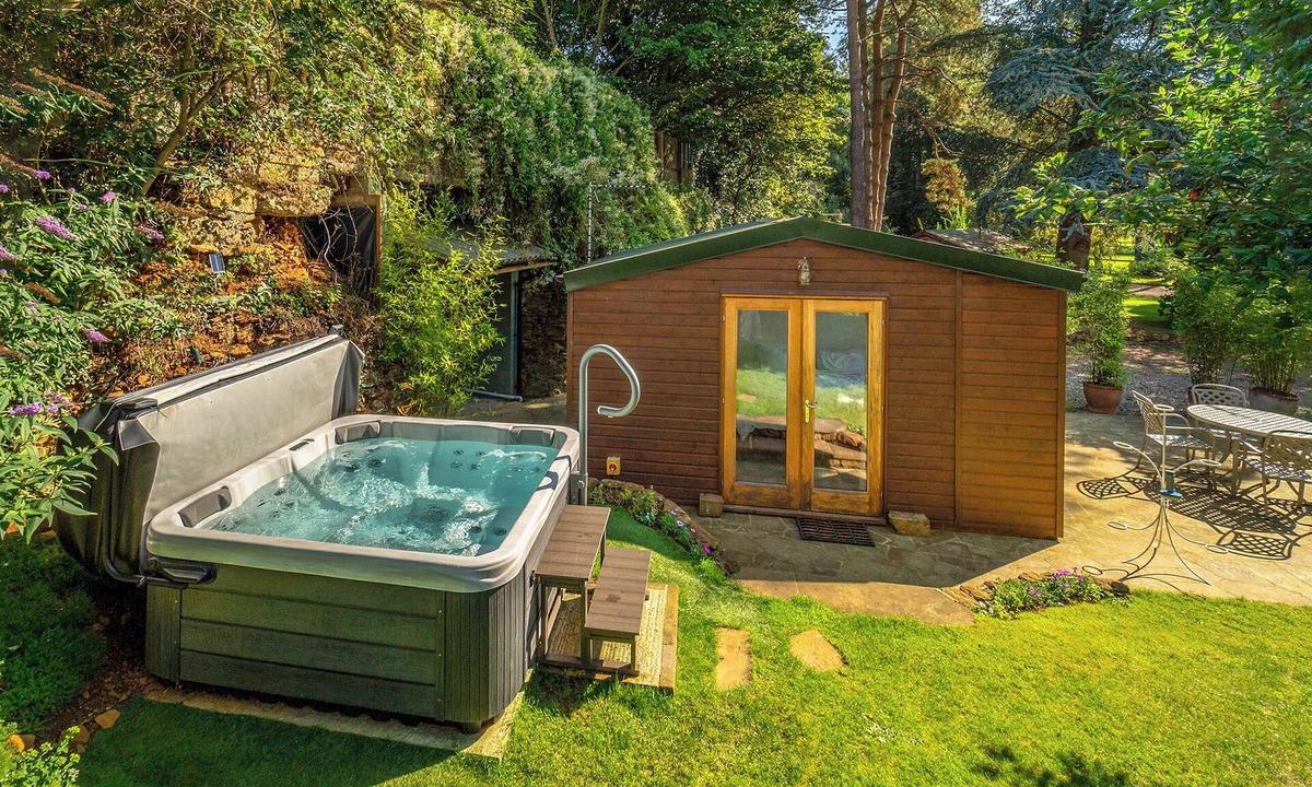 Sibford Gower Cottage | 2 bedroom accommodation in Ratley