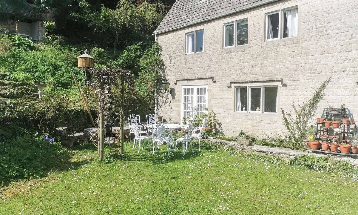 Stroud Cottage | 2 bedroom accommodation in Pitchcombe, near Painswick