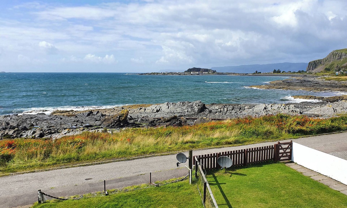 Cullipool Cottage | 2 bedroom accommodation in Ellenabeich, near Oban