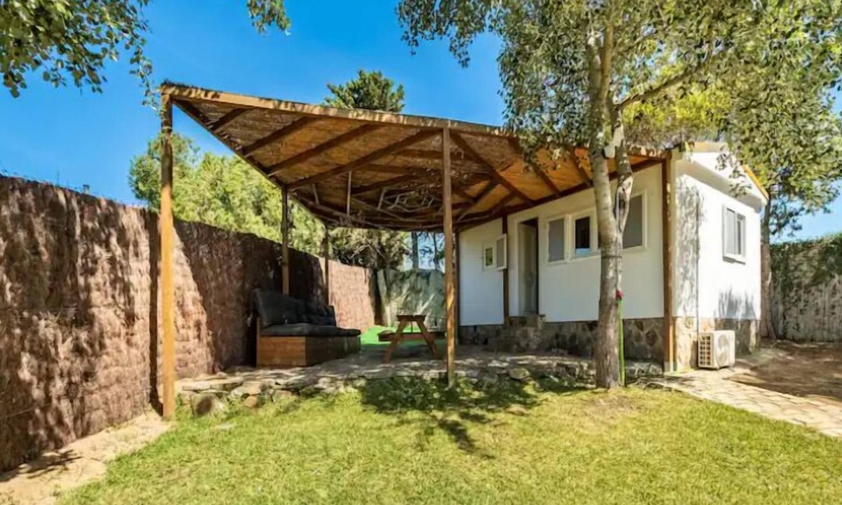 Bolonia Apartment | 2-bedroom apartment in serene Bolonia with AC