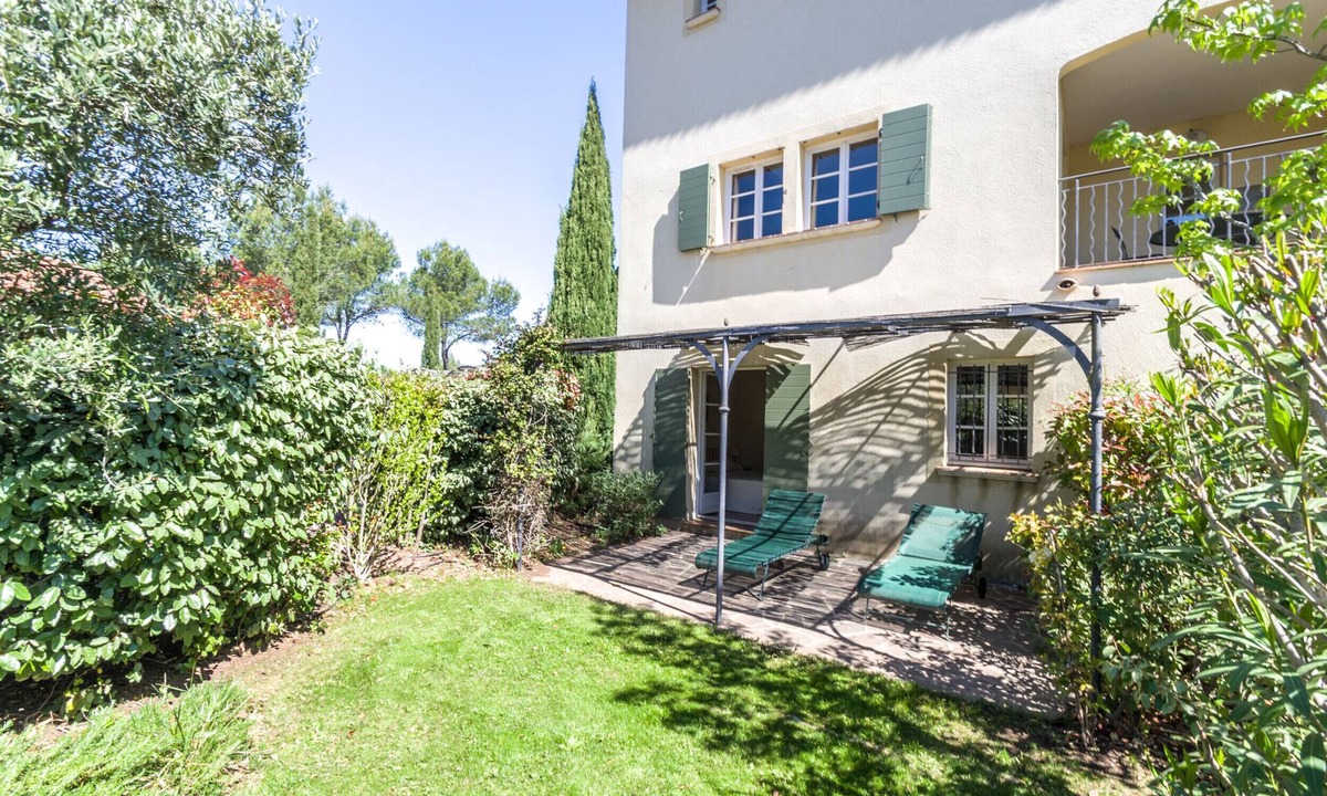 La Motte Apartment | 2 BEDROOM APARTMENT WITH TERRACE AND GARDEN (N°510)