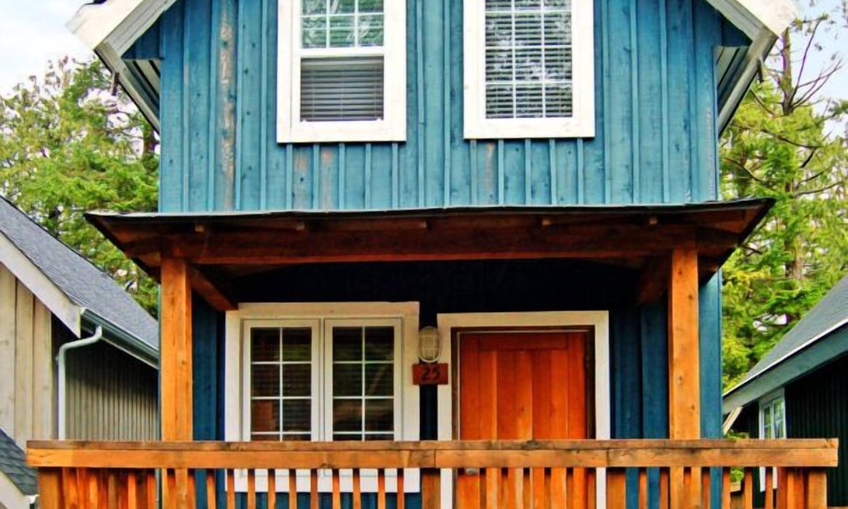 Ucluelet Cottage | 2 Bedroom B - Cozy Three Level Cottage with Seasonal Hot Tub and Forest View/Walking Distance to Beaches