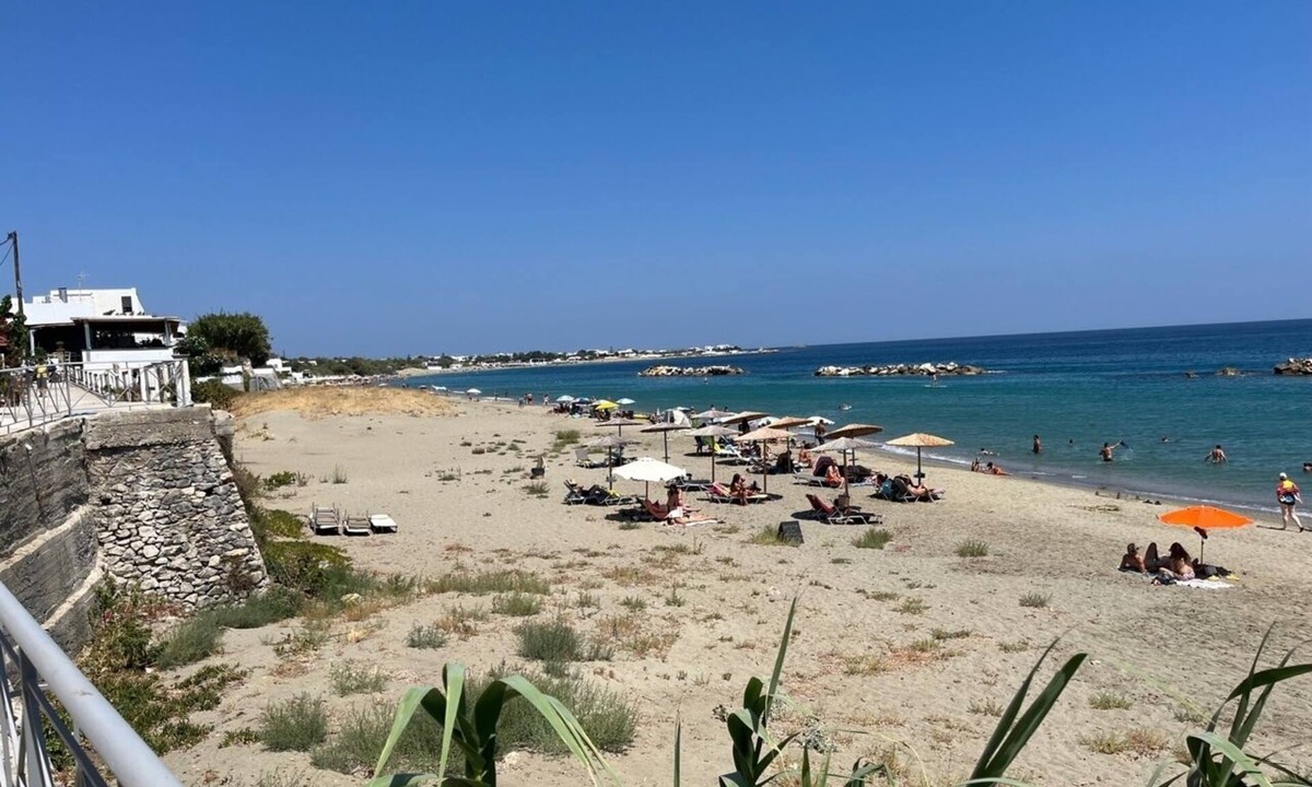 Skiros Apartment | 2-Bedroom Beachfront Paradise: Luxury Family Apartment in Magazia Beach Skyros