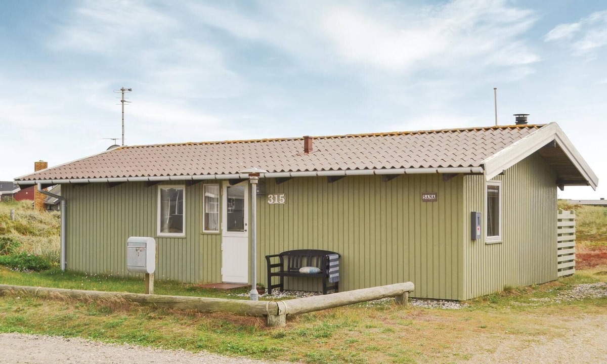 Bjerregard Strand House | 2 bedroom beautiful home in Hvide Sande