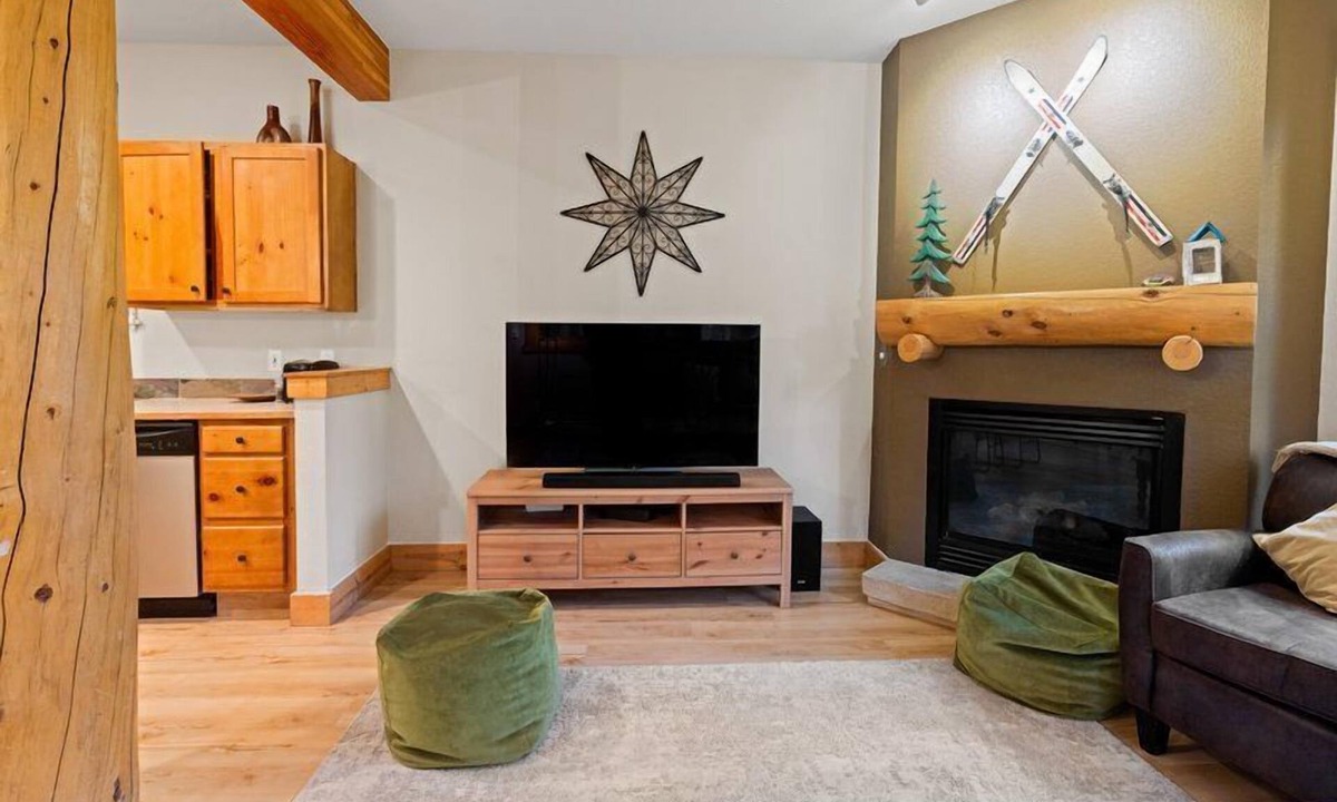 Keystone Condo | 2 Bedroom Condo | Rustic Charm and Great Amenities