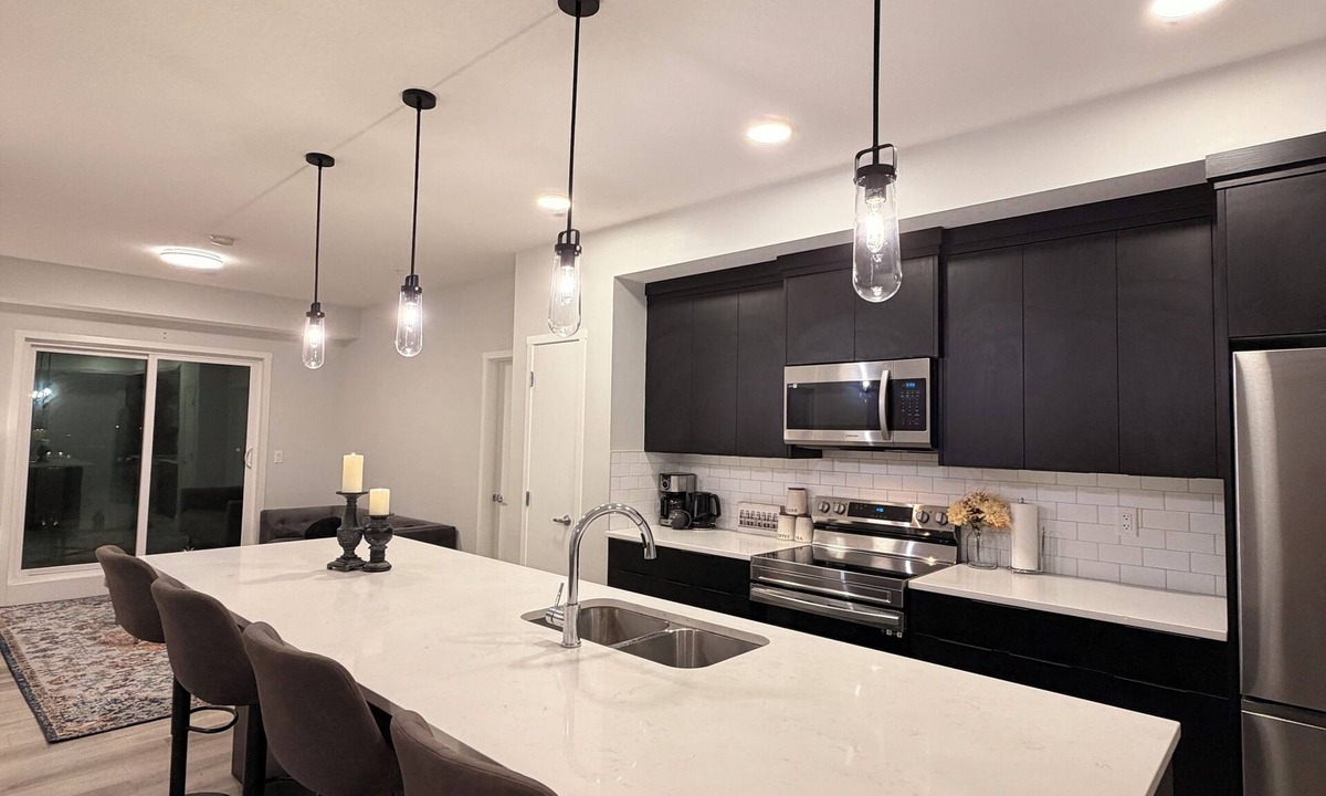 Cranston Condo | 2 Bedroom Condo With Lake View