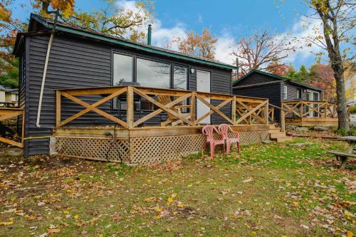 Gravenhurst House | 2-Bedroom Cottage #10 - Pitch Pine