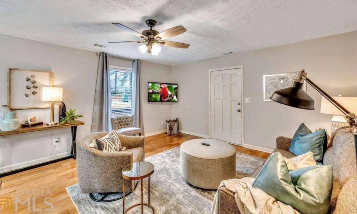 Marietta Apartment | 2 Bedroom Duplex triplex 255415 by Houzlet