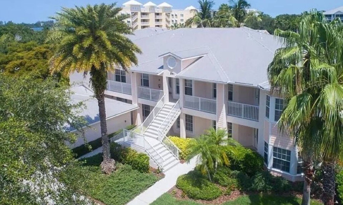 Osprey Village Condo | 2 Bedroom Ground Floor Condo in Osprey - lots of light & beautiful water view!