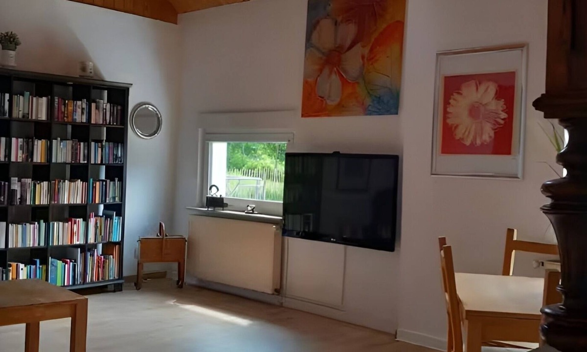 Eschweiler House | 2-bedroom home with WiFi, with private parking, garden and barbeque area.