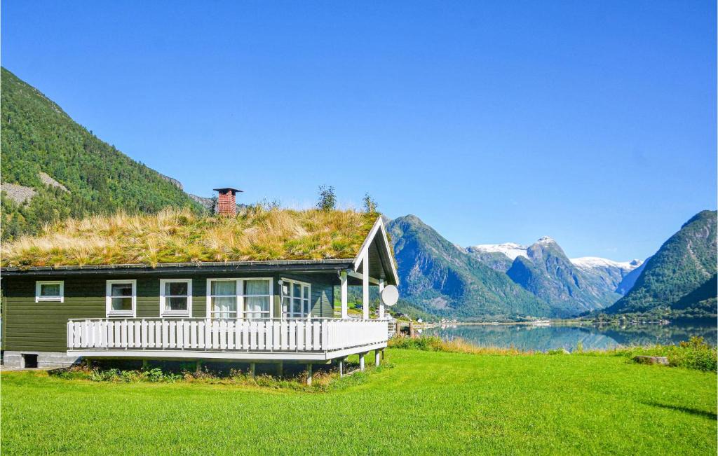 Fjaerland House | 2 Bedroom Lovely Home In Fjærland