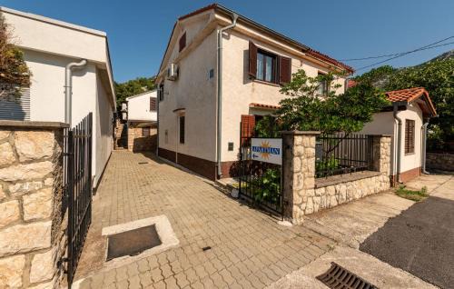 Karlobag House | 2 Bedroom Nice Home In Karlobag