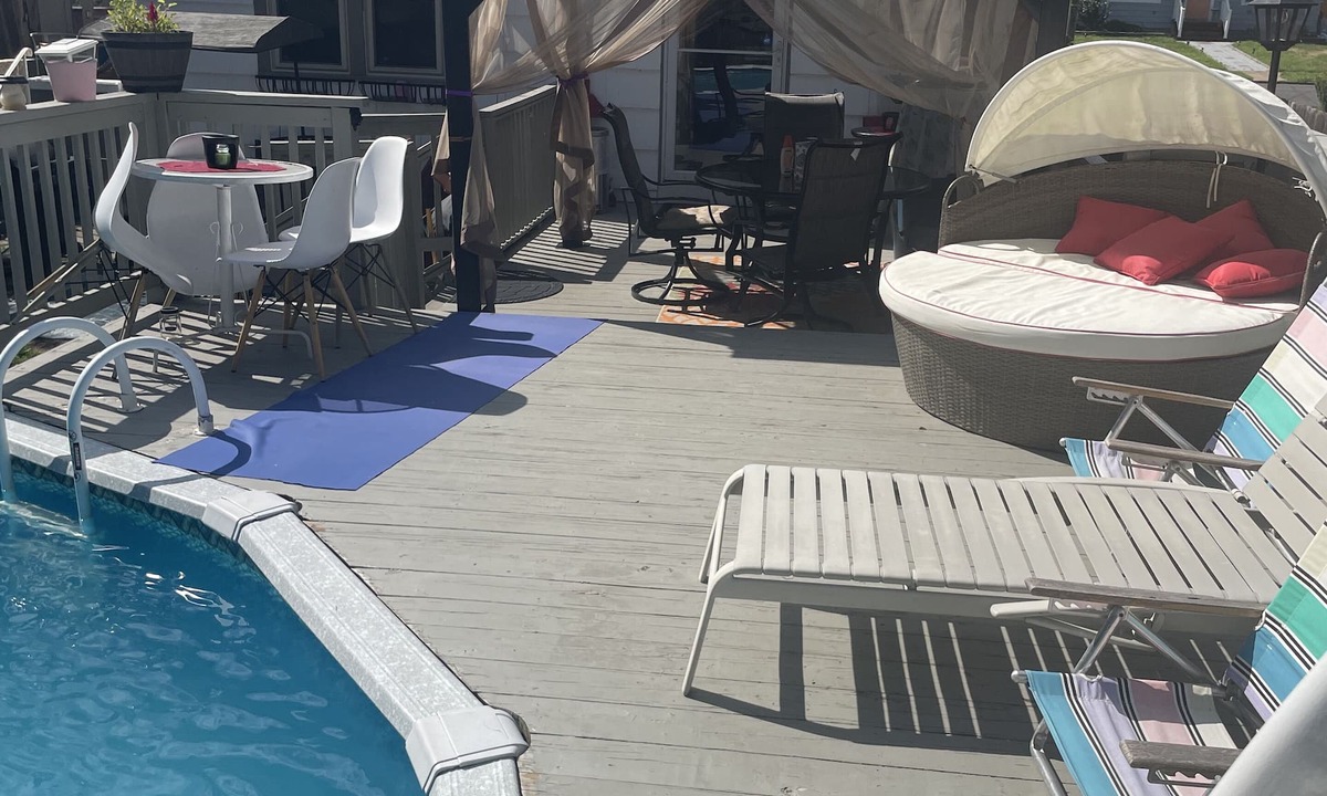Plainfield House | 2-bedroom residential home with pool 30 mins from NYC and Beaches