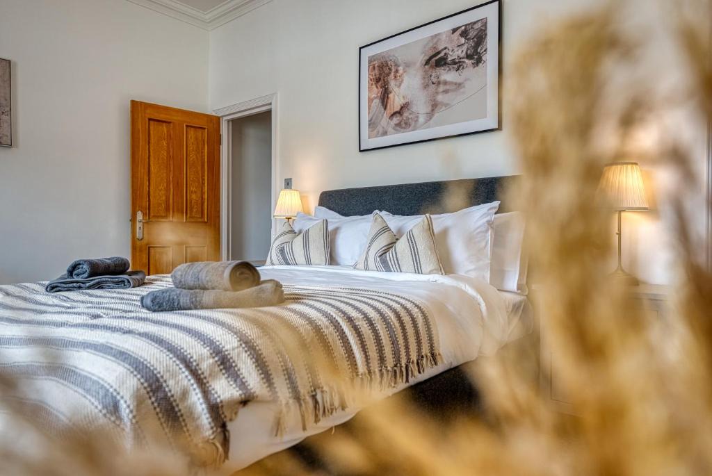 Southampton City Centre Apartment | 2-Bedroom Stunning, Modern & Spacious Apartment, near Ocean Village, Central Southampton - by Blue Puffin Stays