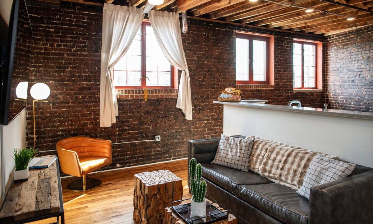 Jonesville Apartment | 2 Bedroom Suite Downtown Elkin Yadkin Valley