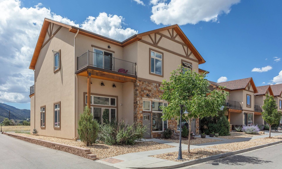 Salida Condo | 2-bedroom Upper Townhome in peaceful Poncha Springs- Midterm Rental