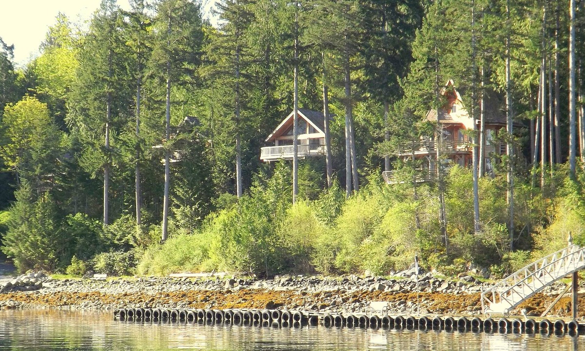 Sliammon Resort | 2 Bedroom West Coast-style chalet at the Desolation Sound Resort