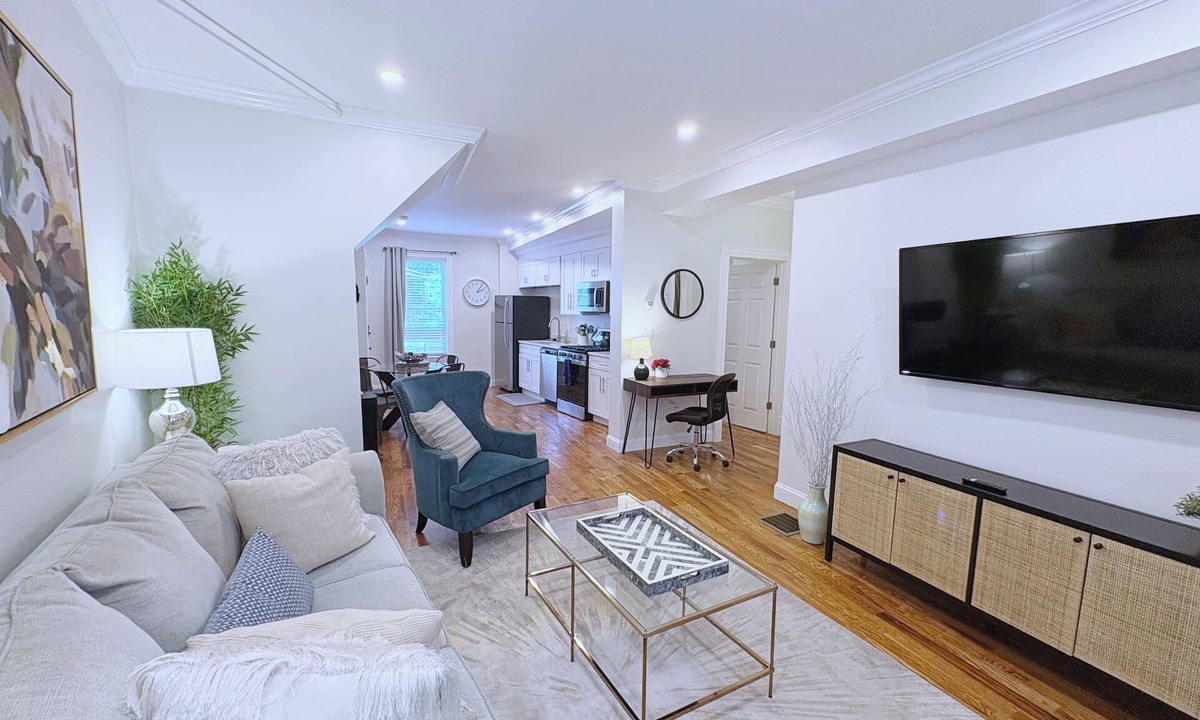 St. Elizabeth's Apartment | 2 Bedroom with Private Deck Near Green Line