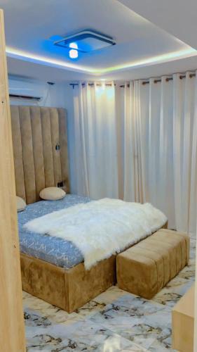 Lagos Mainland Apartment | 2 Bedrooms for shortlet