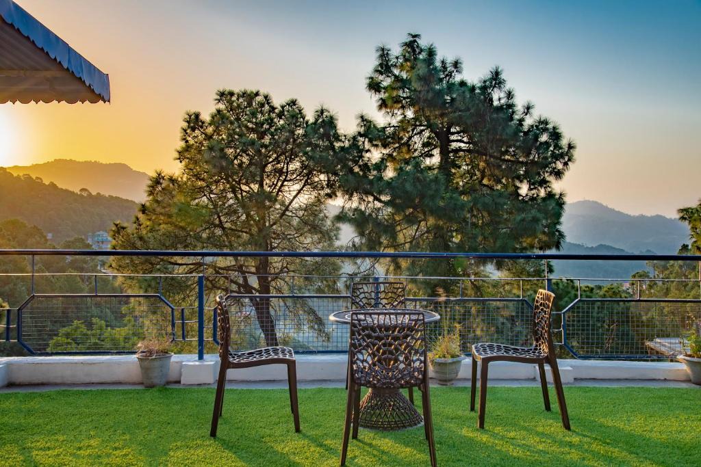 Kumarhatti Bed & Breakfast | 2 Bedrooms Interconnected
