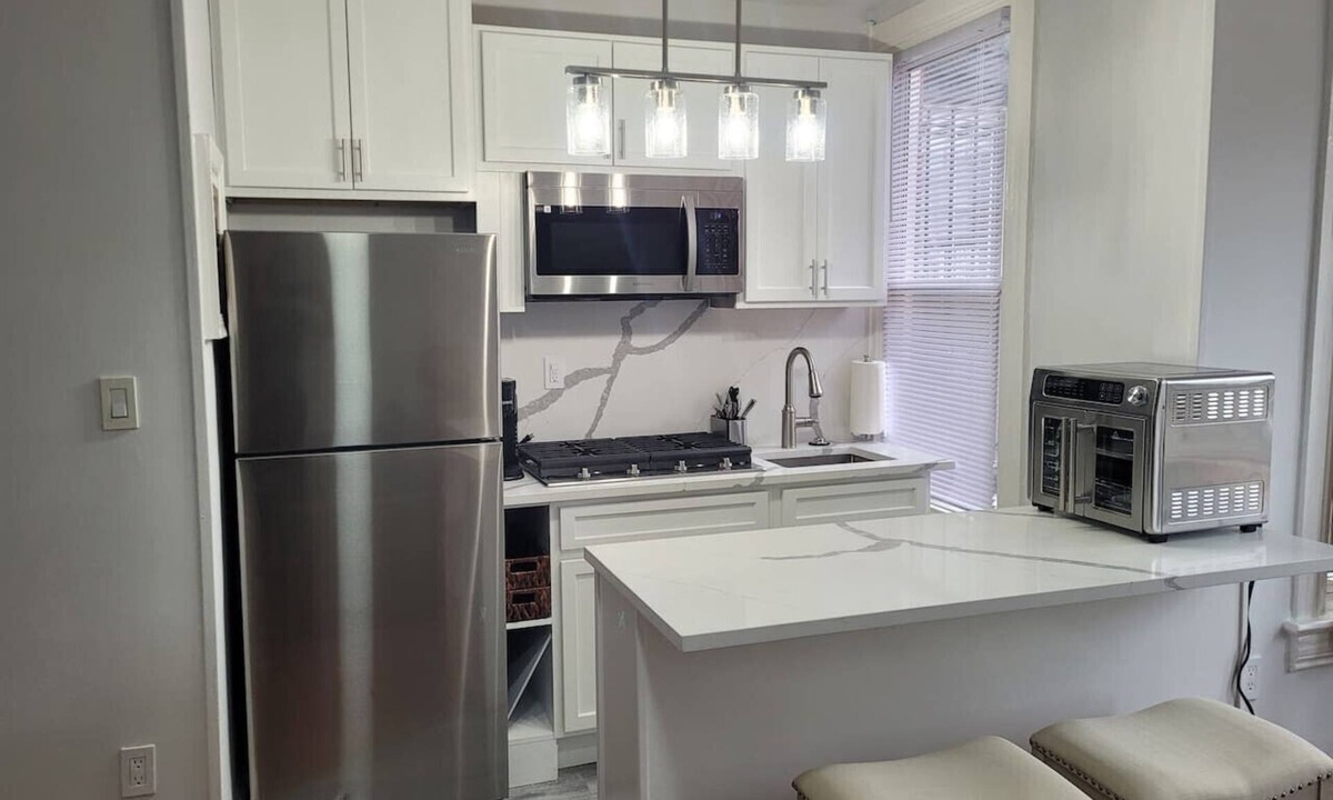Stanton Park Apartment | 2 Blocks from Union Station Capitol Hill Apartment