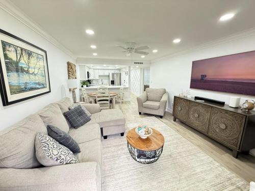 Crescent Beach Apartment | 2 BR Condo in St Augustine across from Beach