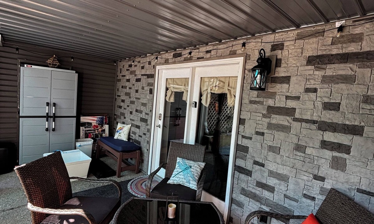 Wisconsin Dells House | 2 BR Lower-Level Retreat Woods & Wildlife, within 10 min of Wis Dells