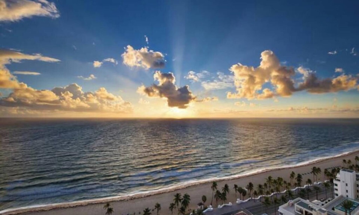 Central Beach Resort | 2 Br Marriott Beach Place Towers