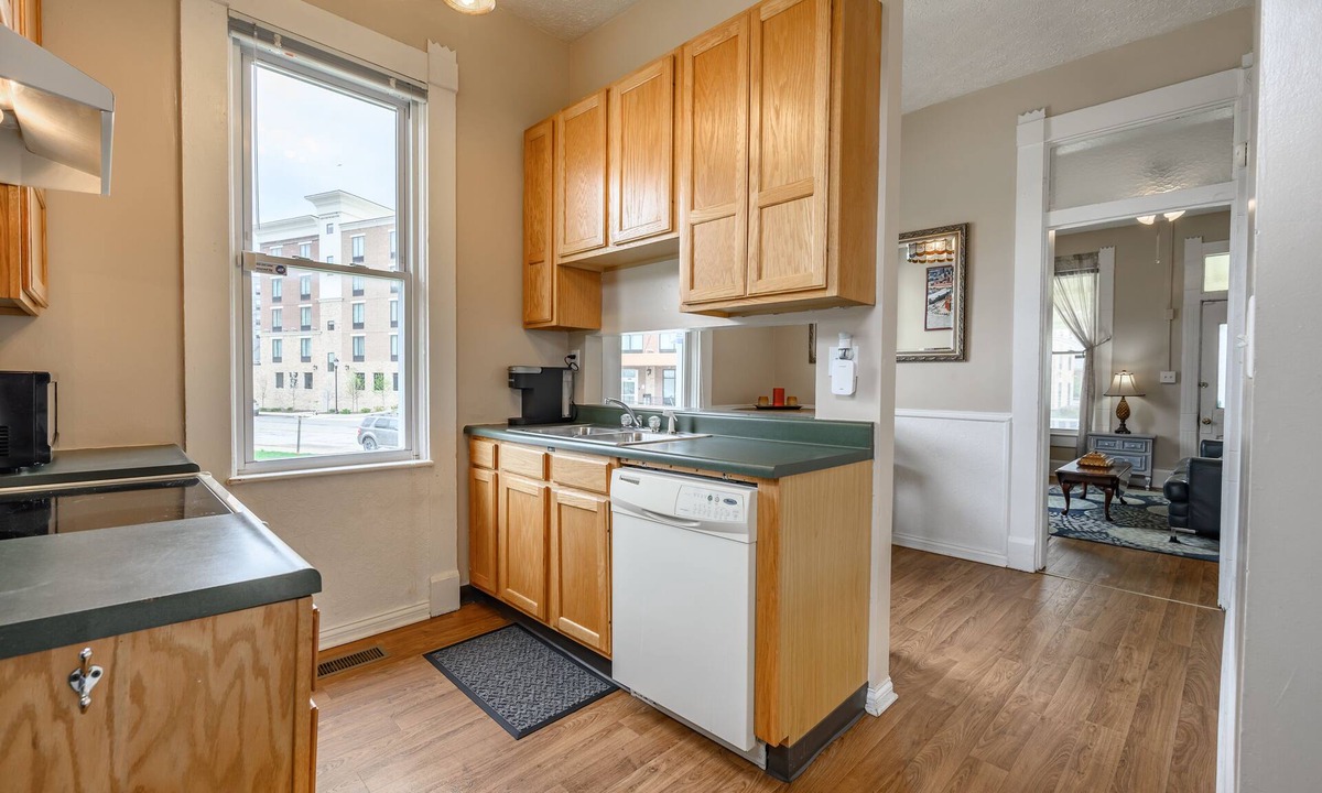 Babe Denny House | 2 BR Next To Lucas Oil -Walk to Conventions!