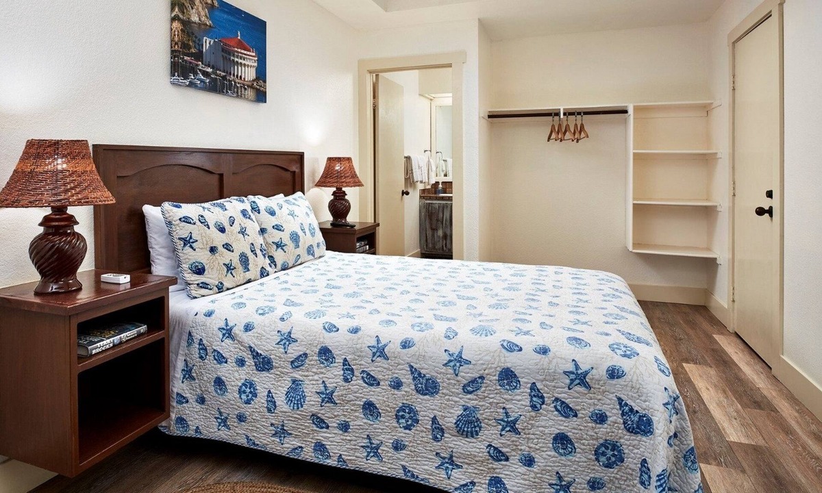 Avalon Hotel | 2 Charming Units Near Descanso Beach – 9 Min Walk to Shore